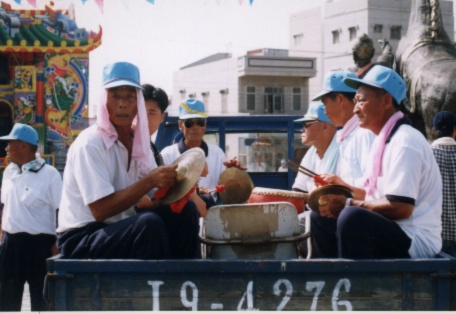 p5-02���P�l.JPG (60125 bytes)